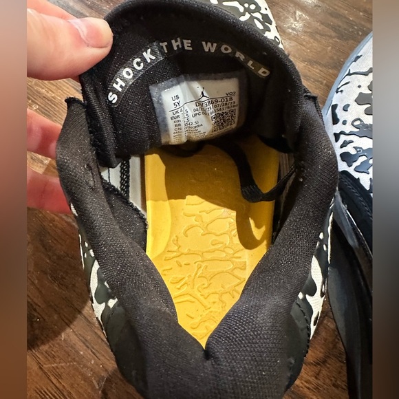 Nike Jordan Zion 3 Kids Sneakers Black and White - Picture 6 of 6